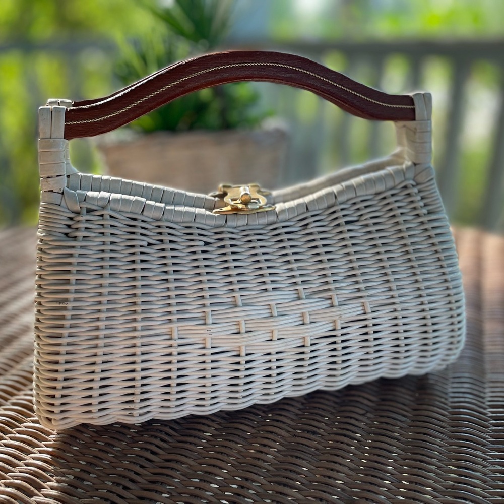 Vintage Elegant Woven Handbag